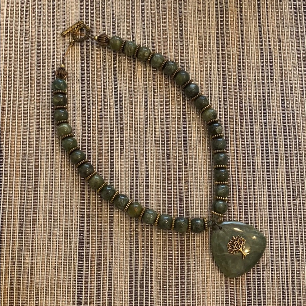 Natural stone beaded necklace with pendant - Picture 2 of 3